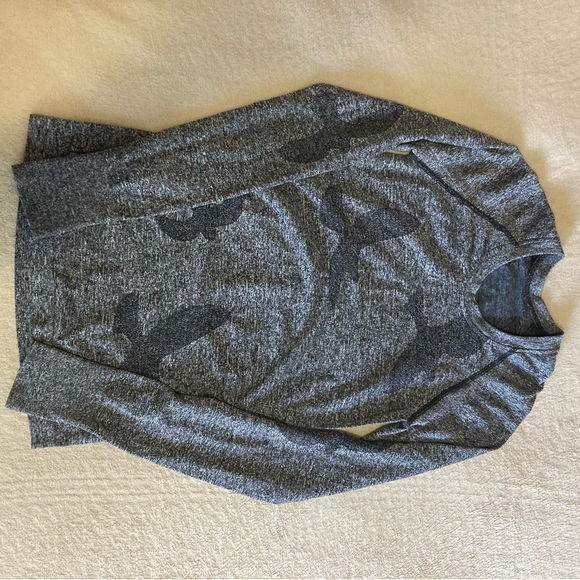 Oiselle Flyte fitted long sleeve size xs - Picture 2 of 8